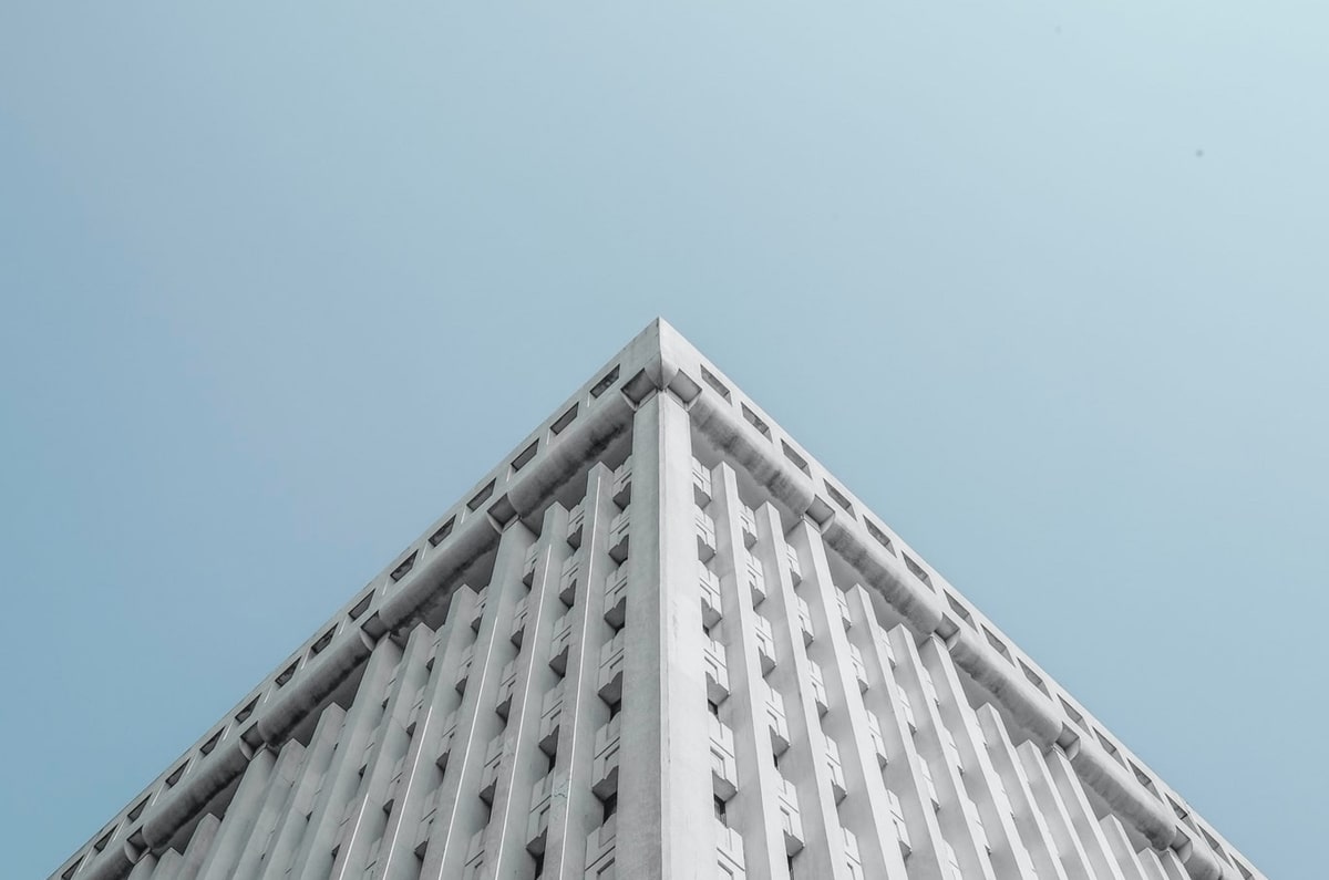 德州扑克游戏-提前开香槟,拉波尔塔得知大局已定后与身边人载歌载舞