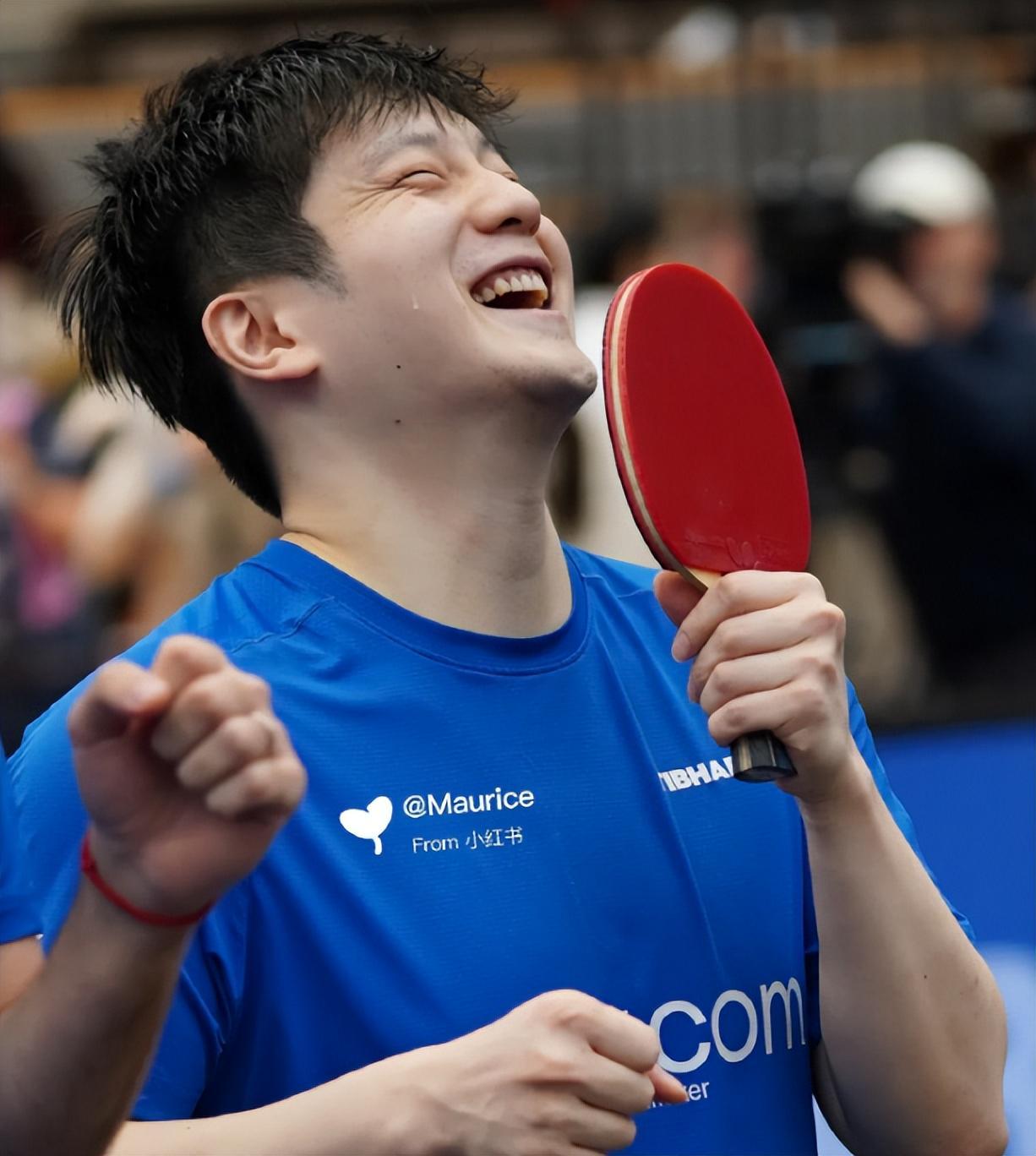 德州扑克规则-发自内心大笑！樊振东在德甲打球身心愉悦 与领事合影后相谈甚欢